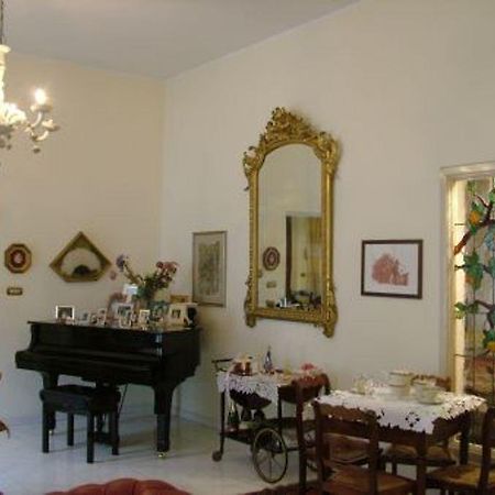 B&B Chez Caroline เนเปิลส์ ภายนอก รูปภาพ